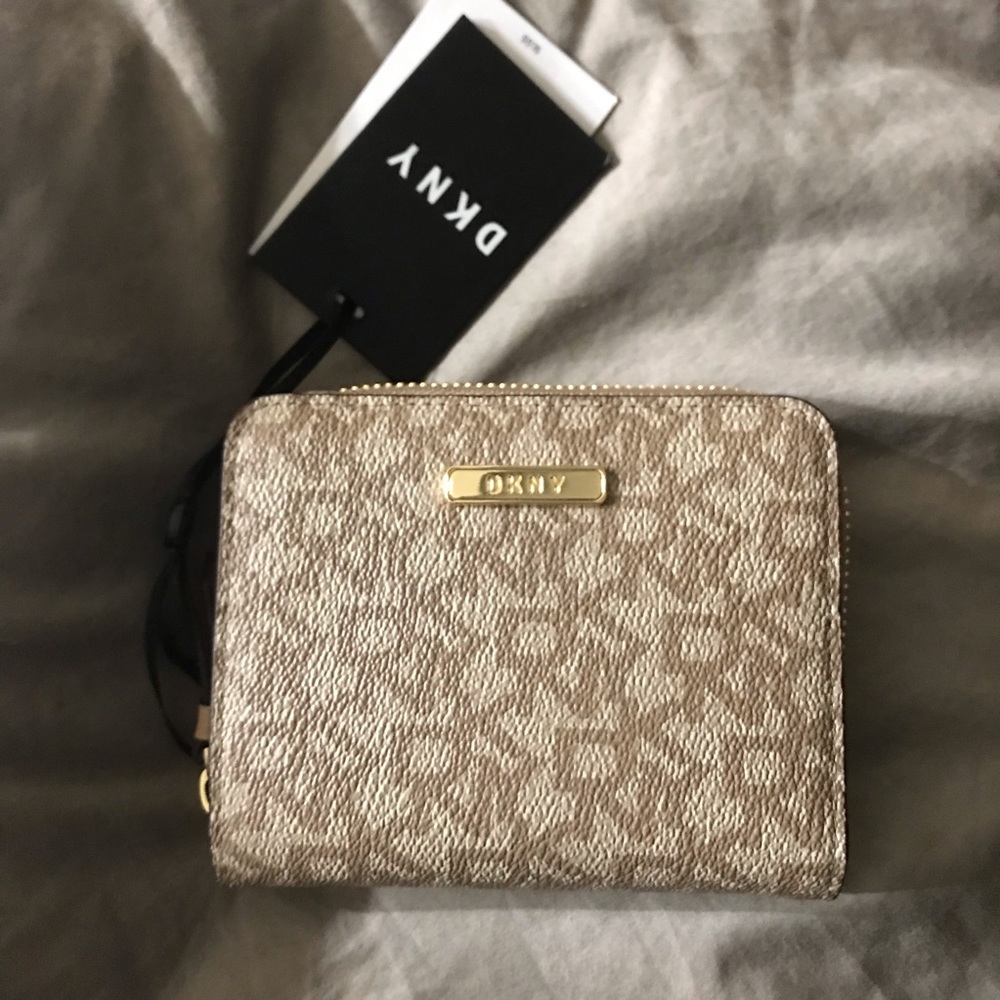 DKNY Logo Wallet With Zipper